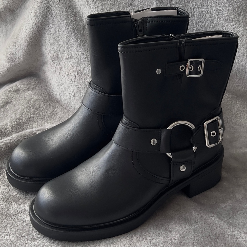 Universal Thread Black Connor Ankle Boots With Memory Foam Insole Size 8